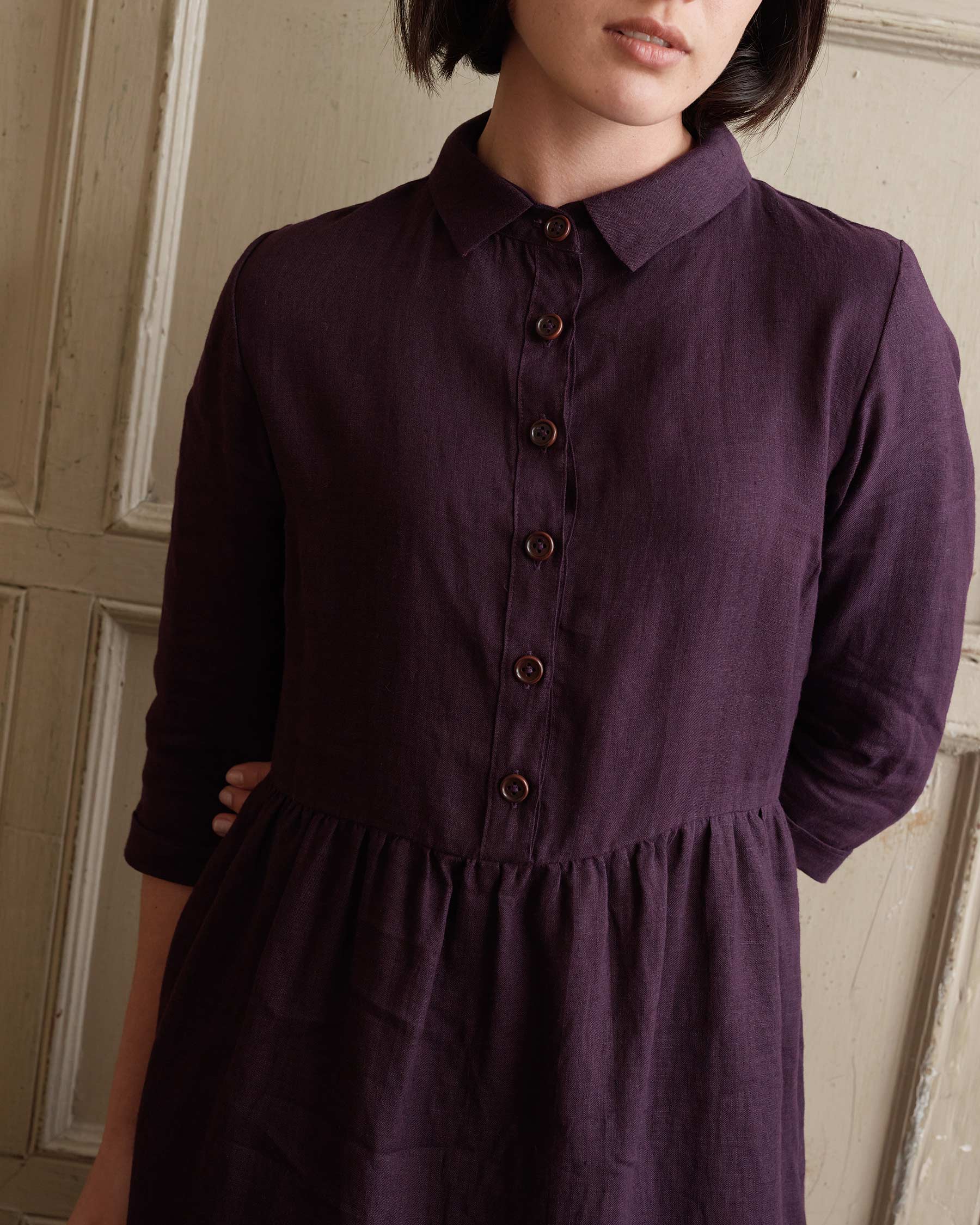 Linen dress with button closure