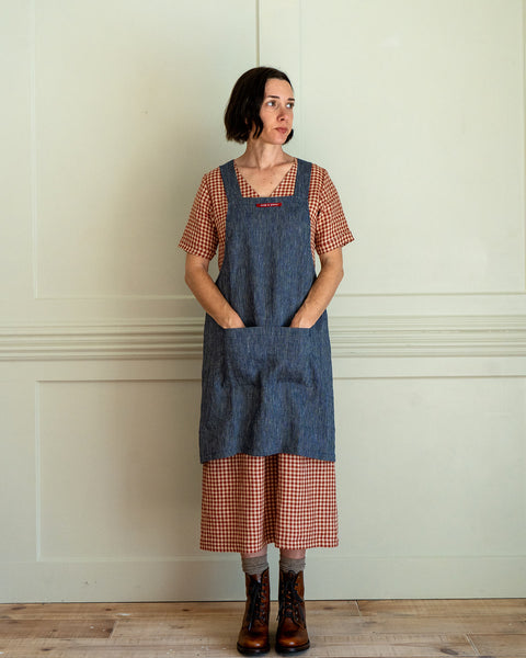 linen-apron-in-small-indigo-