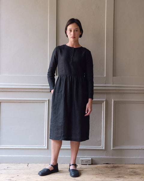 Linen Midi Dress with Long Sleeves in Black Pyne Smith