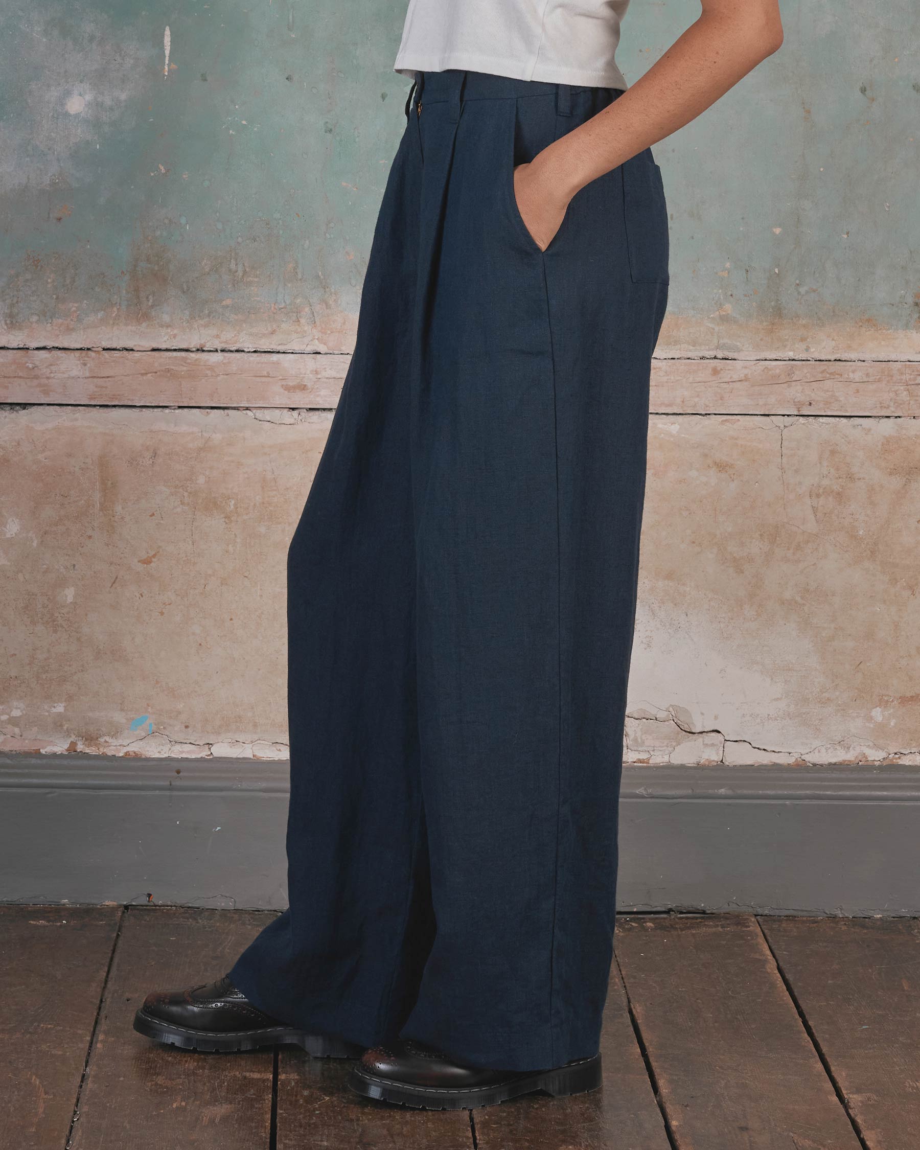 Wide Leg, Pleated Linen Trousers No.16 in Mariner Blue