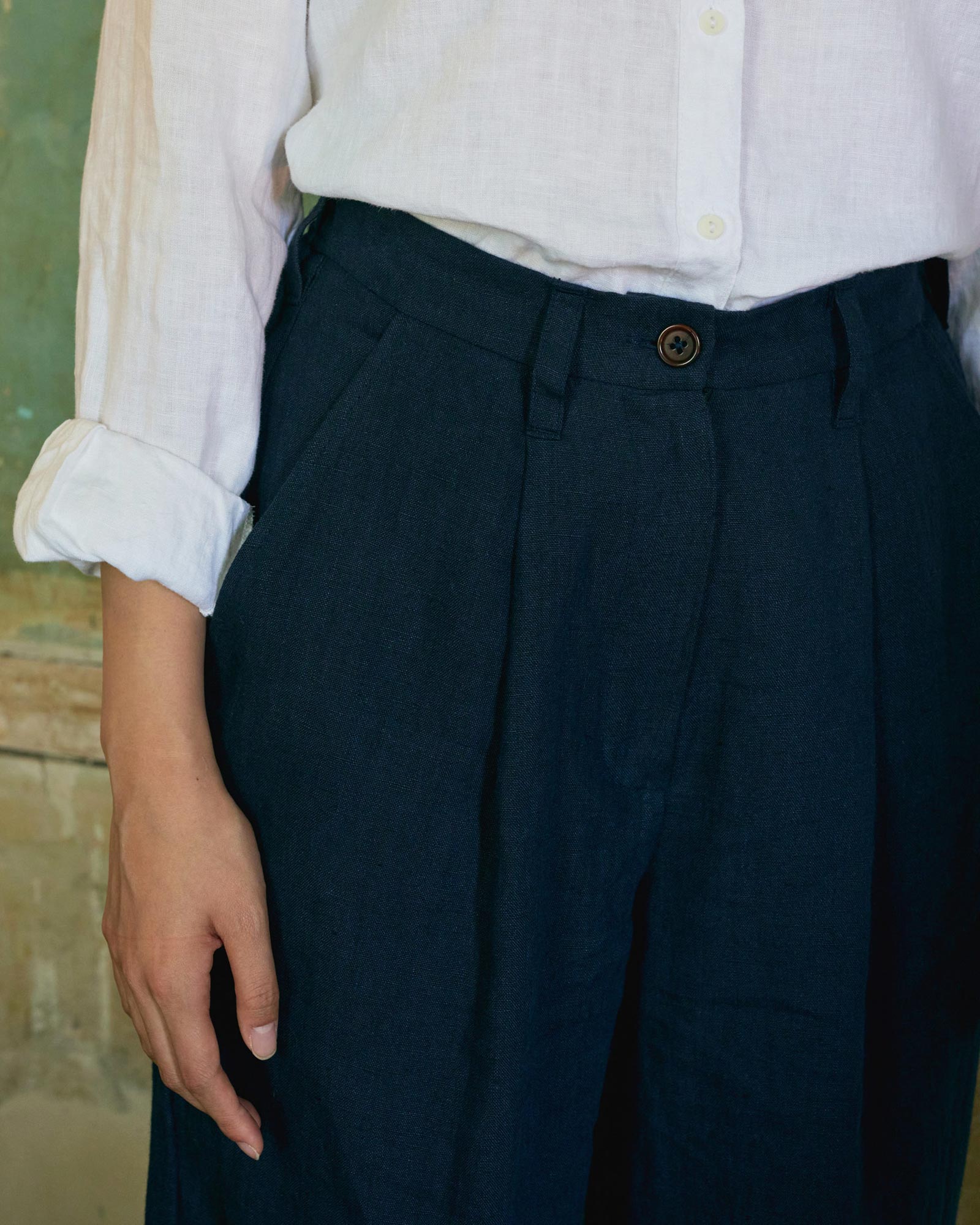 Wide Leg, Pleated Linen Trousers No.16 in Mariner Blue